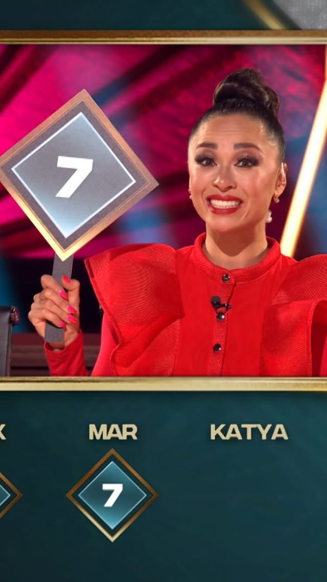 Will a 10 panel be coming out this Sunday? 🤩 After 10 years of being the one standing there, waiting for the judges’ feedback, I couldn’t help but become the encouraging type of judge! My biggest passion is sharing my love for Ballroom Dancing and seeing beginners achieve so much more than they ever imagined.The Belgian Dancing with the Stars celebrities are doing a fantastic job! I can’t wait to watch more dancing this Sunday! @vtm.be Let’s keep dancing! 💃🏻 🕺🏿 🪩 by @katyajones