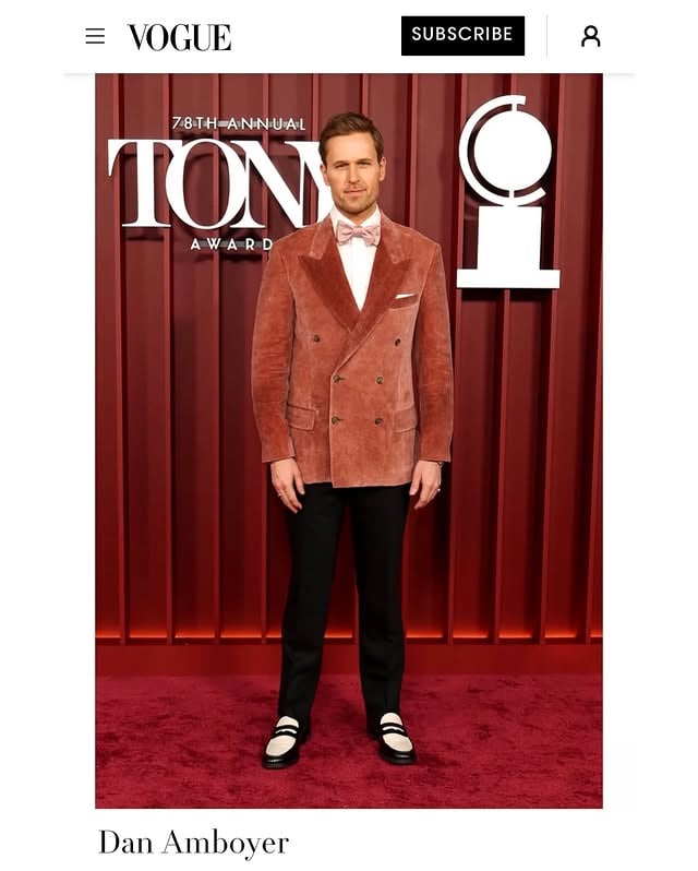 Tony Awards — 2025. ✨ An honor of a lifetime to present last night, representing my alma mater @carnegiemellon. @thetonyawards @cmudrama #tonyawards __________Huge thank you to my friends & world class creative collaborators: styling: @samspector grooming: @alexbyrnebeauty haircut: @serafinosays product: @bestpasteskin: @sisleyparisofficial confidant: @jessibutterfield tux: @toddsnyderny shirt: @etonshirts bowtie: @thetiebar shoes: @dukedexter tailoring: @modernstitchtailoring by @danamboyer