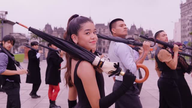 AMERICANO🌂 ALE MULLER X GHOULSCREW 🪲Esta experiencia fue unica!Muchas gracias a @fredi por la dirección coreográfica y a todos los chicos de @ghouls 🎞️🎥Film y fotografía: @cambra.style 🎬CAST:@fredghoul@freddysiitoo@melanyxprada@polazo_sin_polo@nath.orihuela@ozner.gram@ximenabarreto__@nestorsenzala@grecia.liza@malearias_@____andrea.rchive@fabian_henostroza@dreitastyle@haniapuelles@danielcabrera___@carla_mejia_tomas@___danielasaavedra@franco_collao by @alemullerpe