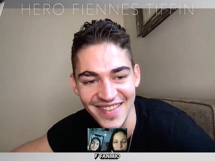 A MELHOR COISA QUE ME ACONTECEU HOJEEu falei sobre esta conta ao Hero e ele disse que tem a certeza que já viu a minha conta antes e prometeu-me que vai estar atento aqui 😭❤️ (I’m the one on the phone btw)#herofiennestiffin #herofiennes #heroft #heroftportugal by @heroftportugal