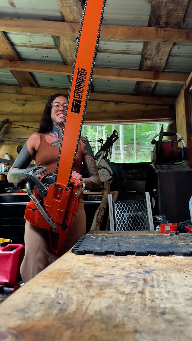 Can you tell how stoked I am to finally get this sprocket nose solid steel 42” bar from @granberginternational with their ripping chain. Took some maneuvering to find the sweet spot with the spacer since it’s my first time using one. Use my code (LumberBarbie) for 10% off your order!https://www.granberg.com/product/gb-42-extra-long-bar-375-x-063-sprocket-nose/https://www.granberg.com/product/skip-rip-chain-404-x-063/#granberginternational #alaskanchainsawmill #chainsawmilling #woodslab #sawmilllife #husqvarna #millingseason #madeintheusa #lumber #chainsaw #liveedge #wood #woods #offgrid #forest #trees #treework #wood #forestry #countrylife #timber #lumberbarbie by @lumberbarbie