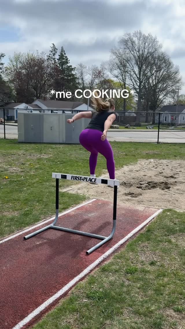 The amount of training that goes into throwing a javelin is actually insane😂Finding the time/energy to fit in all the pre-hab, throws, sprints, jumps, gymnastics, lifts, mobility, etc. can be HARD. @sean.furey & I have FINALLY found a way to deliver our training to you guys and the countdown is on….We’re officially one week out from launching javelin specific programs on @trainheroic 🚀10/5/25 👻•••#javelin #javelinthrow #throwerslife #trackandfield #athletics #throwersunite by @julia_campezato