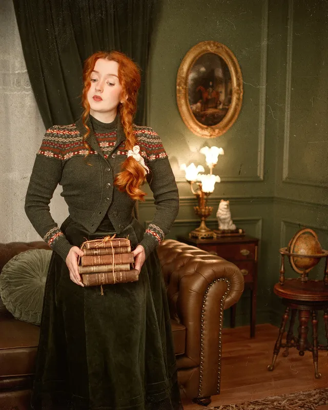 I hope all of you are having a wonderful October so far ! The new autumn collection at @emmydesignsweden gives all the vintage English countryside vibes and I am in love. I wear their wool pieces almost everyday during autumn, they are perfect to keep you warm and cozy for a stroll in nature on crisp fall day 🍂 or simply to sit down with a good book and cup of cocoa 🤎These photos also feature one of my favorite recent antique finds ! The oval frame on the wall came as a set of two, and they perfectly complete my living room. I'd love to know what was your favorite vintage find lately 🥰Wishing you all a lovely day Skirt, jacket and knitted shirt kindly gifted by @emmydesignsweden 🤎#vintageaesthetic #darkacademia #vintagefashion #vintageacademia #englishcountrystyle by @annesvintagediary