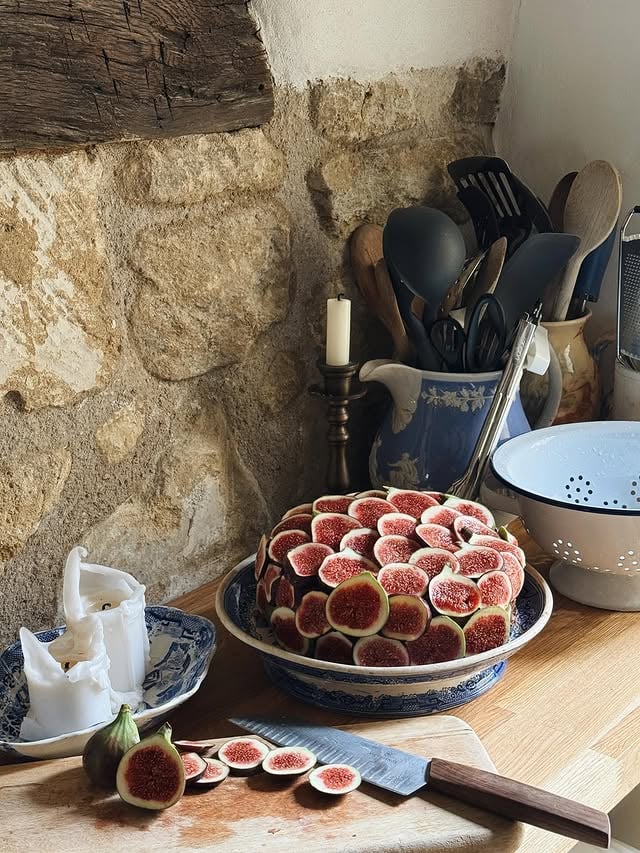 Deep, decadent, dark chocolate cake with fresh figs 💕Happy weekend 🧡...#cottagekitchen #cottage #cottagelife #foodstyling #countryhome by @rosieatthecottage