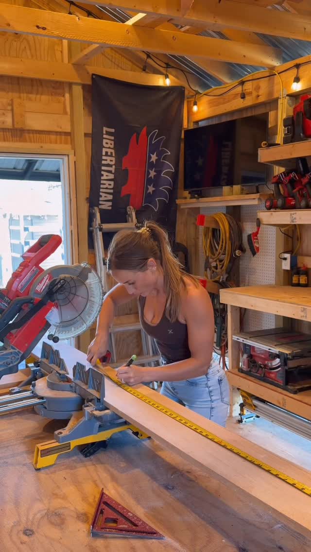 Decided that putting my book collection on display in my art studio was very important and needed to happen immediately- found two extra 8ft boards andd here we are 🤷🏼‍♀️@bruntworkwear | sh10 by @sarah_hryniewicz