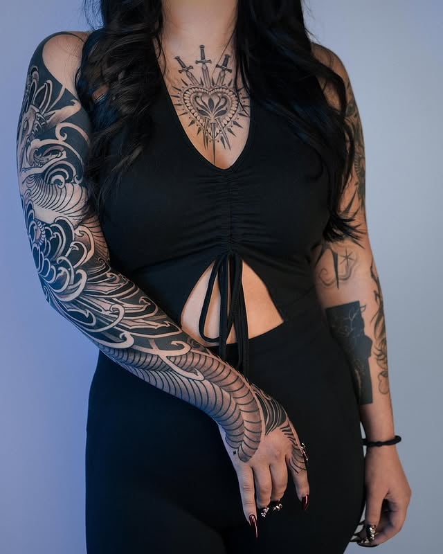 Next weekend I’ll be at the @pr_tattoo_convention but before join us on Wednesday December 3 for Metamorphosis Gallery Expo at Galeria Surco, Bayamon. See you all soon. by @fibs_