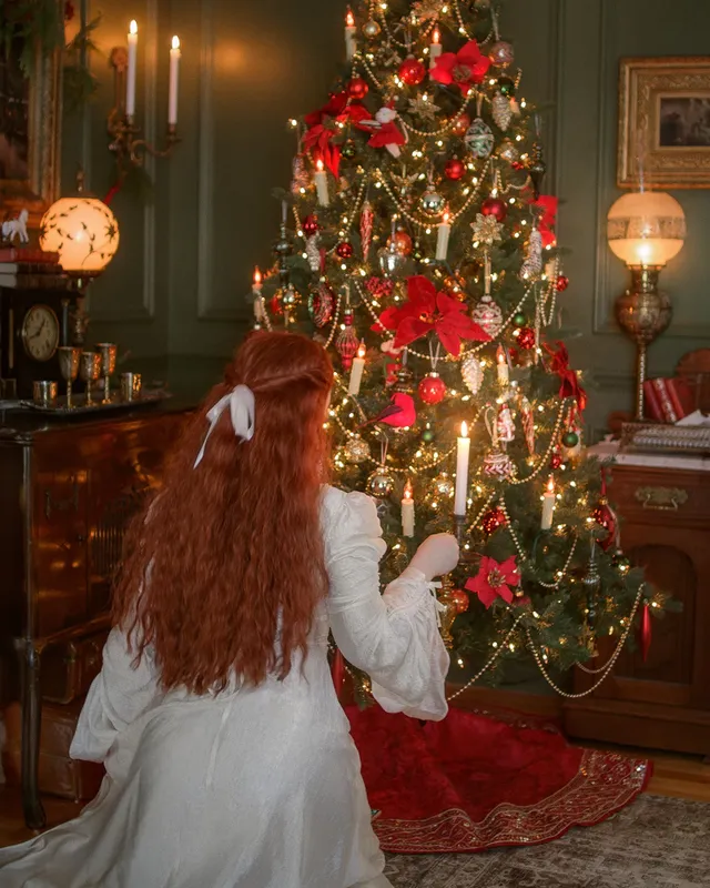 I hope all of you who celebrate had a very merry Christmas ✨🎄 it was my first Christmas in ny first home and it was such a joy to decorate. I planned on creating so much more for the holiday season but my urticaria came back full force and I don't really see myself creating until I find a treatment to fix it. Anyways I hope you still enjoy these late Christmas photos 🕯️Also this dress was too pretty not to share, these sleeves are an absolute dream 🤍Dress : @lacemadeofficial use code ANNES to save 💕 by @annesvintagediary