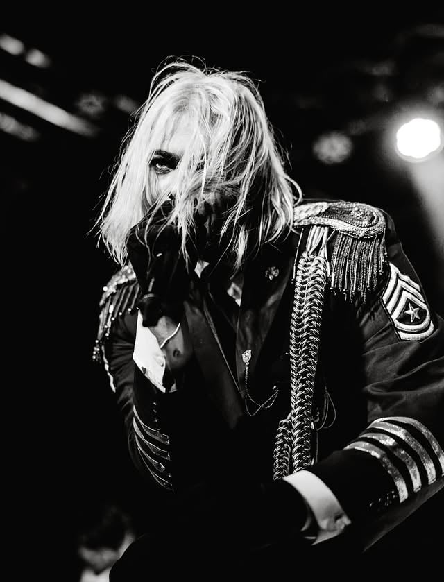 The first half of our Europe and UK tour completes today. I’d like to thank @vowwsband for joining us in this first half and giving incredible performances every night. We begin the second half in Stockholm with @violentvira coming along for the ride 👹📸: @cd.photography.schaffhausen by @kimdrac