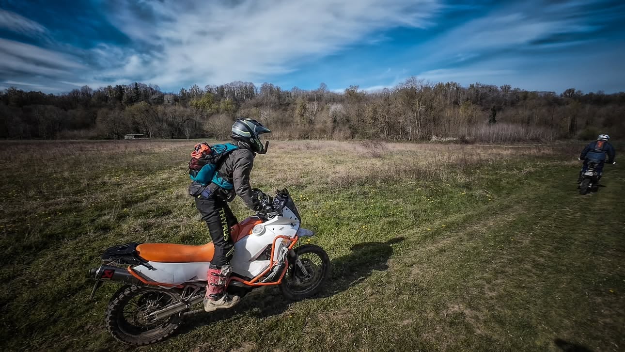 Sunday Ride ☀️🏍️

@nicecnc_official 
@agpiu 
@carpe.iter 
@westwind.moto 
@wildheart_bag 

#RiddenRiders #Offroad #SundayRide #Adventure #Enduro
