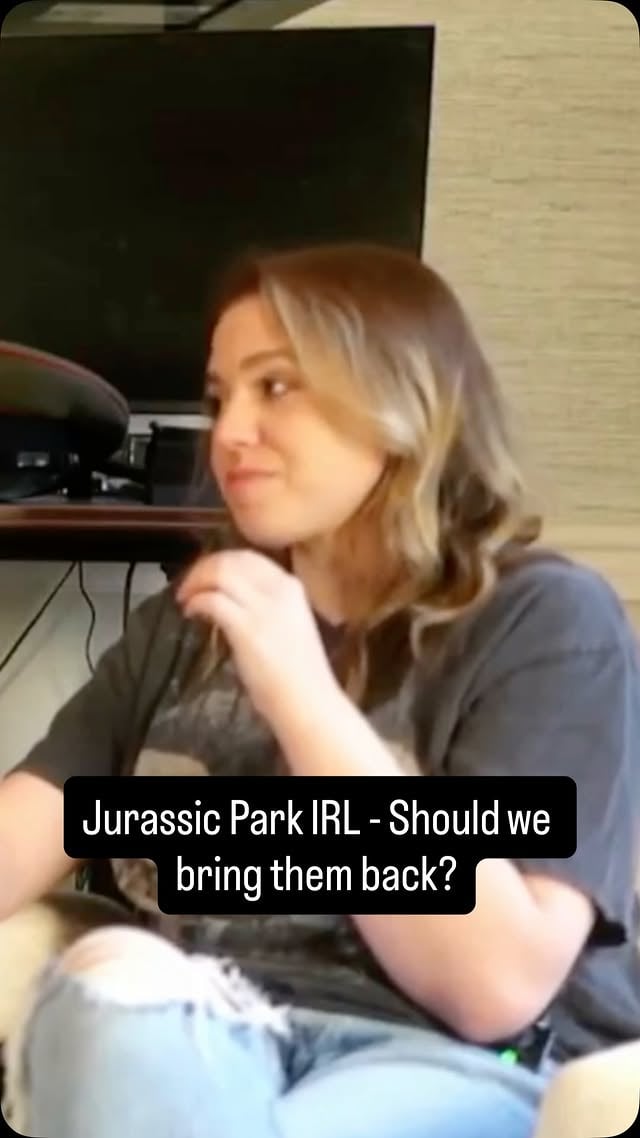 Should we bring back woolly mammoths and dinosaurs? The debate on de-extinction and Jurassic Park fantasies! Video out now on the Mystery of Everything YouTube channel! 🦣

#mystery #education #weirdscience