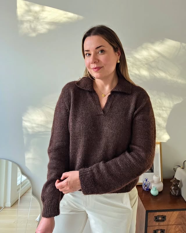 The North Wind Polo is finally here ♡I designed this one for knitters who love timeless pieces with a modern, effortless feel. This pattern is all about versatility and wearability. I also wanted to create a garment that works across seasons: something you can reach for again and again, whether it’s a light summer tee or a cozy winter layer.The pattern includes two versions: a long-sleeved pullover and a short-sleeved t-shirt. Both are worked seamlessly from the top down, so you can try it on as you go and adjust the length and fit to suit your style. You don’t even have to decide which version you want to knit until you reach the sleeves!I designed this piece to move easily between wardrobes and climates: knit it in soft wool blends for colder days, or choose lighter fibers like cotton, silk, or linen for a breathable summer version. It’s minimal, polished and made to last beyond trends.Wear it on its own, layered over a shirt, or styled under a jacket, the North Wind Polo is meant to become a true staple in your handmade wardrobe.✨ To celebrate the release, enjoy 20% off for the next 48 hours on Ravelry and sarinordlund.com (no code needed).I can’t wait to see your versions ♡ #NorthWindPolo #knitweardesign #knittingpattern #handmadewardrobe by @sari_n_