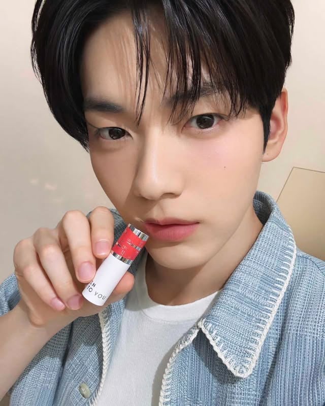 5월 기대해 #광고 #intoyou #인투유신무위니 #intoyouSOOBIN by @page.soobin