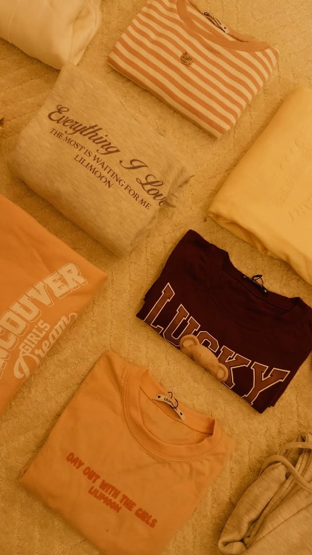 Unboxing with @lilimoonoficial 🌟🛍️#camiharger #modateen #modeloteen #lookfashion #umbeijodacami by @camiharger_
