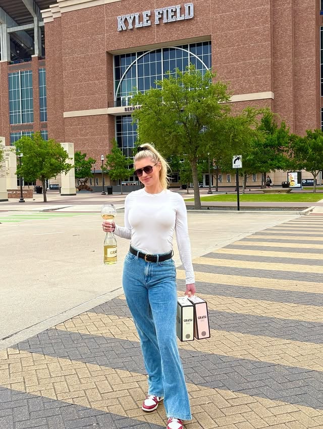 tailgating leveled up 👏🏼 @gratsiwine by @kayce_smith