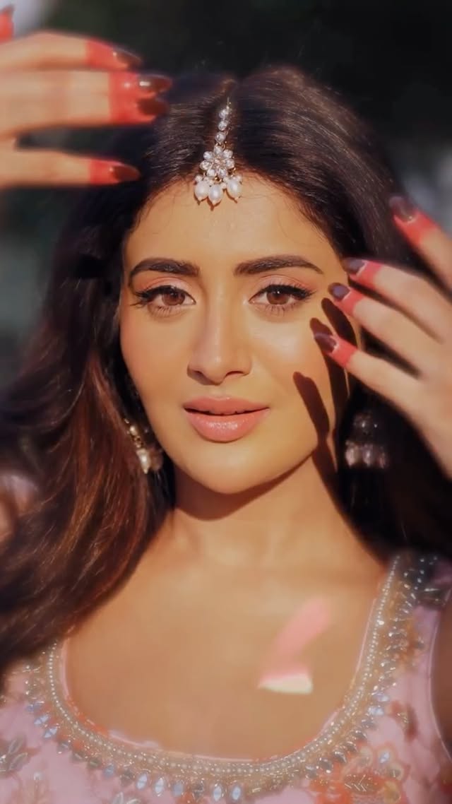 💓 Vc:- @tdf.studioz Makeup:- @reshma.makeupandhair Hair :- @arkaa_makeovers