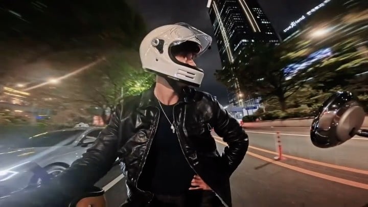 이렇게 하는 거 맞나?🤣#bts #hooligan #triumphbonneville #fyp by @minsumsi