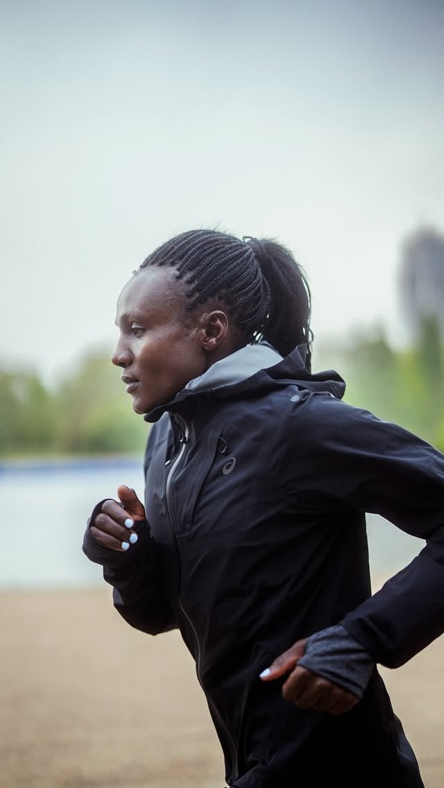 London is more than race day for @jepkosgei36, Joyciline.It’s the quiet miles, the consistency, and the trust built over time.Every step leading here has a purpose. 🏃‍♀️ #SoundMindSoundBody by @asicsrunning