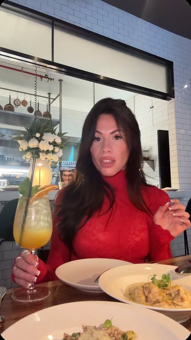 Incredible dinner at @plado_glencove Glen cove, NY 😍🤤A chic, Mediterranean inspired tapas resturaunt serving small plates that are big in flavor 🤤Everything here is housemade from the pasta, dessert, artisan dishes and incredible foccacia bread. My absolute favorite bite of the night were the Gnocchi 😍 Absolutely amazing!!#laitalianprincess #pladotastingbar #longisland #foodie #explore by @laitalianprincess