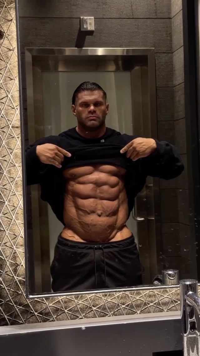 🔪 #bodybuilding #dubai #fitness #abs #diet by @suhoruchko