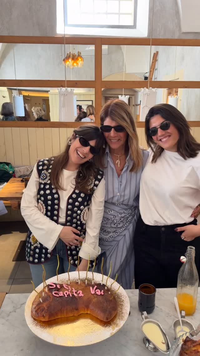HAPPY MOTHER’S DAY Per chi ci crede, ama, combatte e resisteUn piccolo fotogramma d’ Amore inedito,Era il mio compleanno, più di un mese fa…E non avevo pubblicato nulla Grazie Mr @theutra , perché se ci sforziamo di essere mamme migliori e’ grazie ai figli ed agli uomini speciali che ci sono accanto♥️♥️#happymothersday #family #mylife