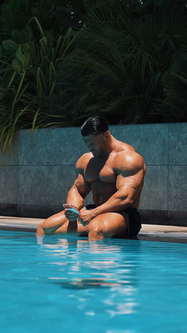 A day in my life / VLOG 3 series on my YouTube channel 🎬#bodybuilding #reels #fitness #dubai #gym