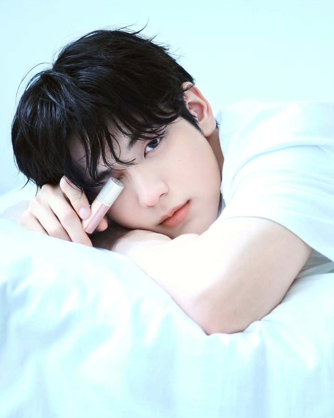 #광고 #intoyou #인투유신무위니 #intoyouSOOBIN찾았다 INTO YOU by @page.soobin