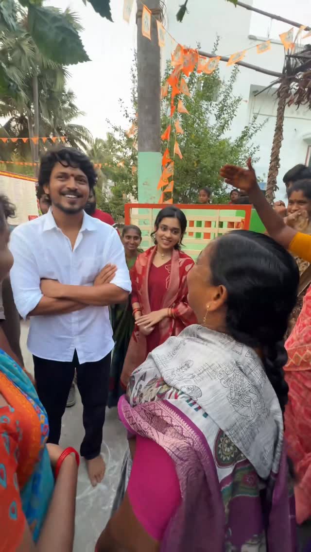 To the beautiful women of godari for receiving us with so much love and effection♥️ by @_reenu_sk_