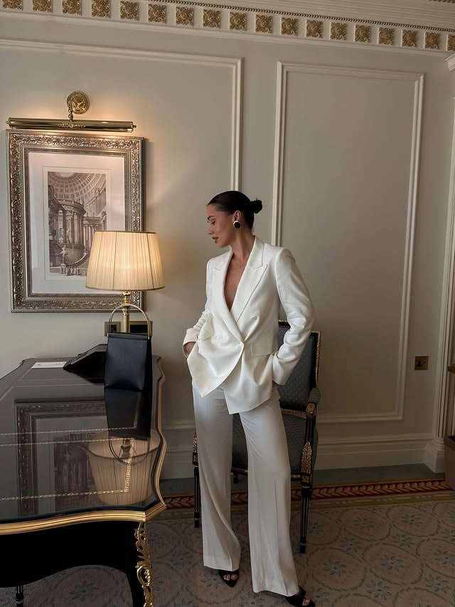 A good white suit by @fleurraffan