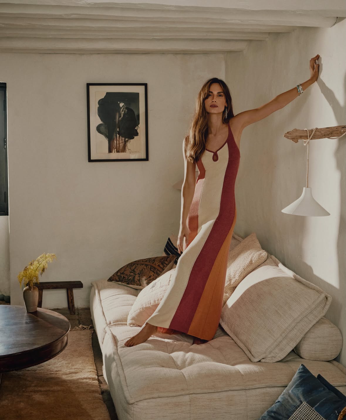 Es un orgullo para mí compartir que además de sentirme honrada por formar parte de esta preciosa campaña de @slowloveoficial fotografiada en mi tierra natal, mis amigas @saracarbonero & @isabeljimenezt5 han abierto su primera tienda única en la ciudad. LA CASA SLOWLOVE ya la podéis encontrar en el Mirador. Es la sexta tienda independiente de Slowlove, ya están en Madrid, Almería y Las Palmas de Gran Canaria. Enhorabuena! Se que es un sueño cumplido y estoy segura que este solo es el comienzo de algo muy grande. No dejéis de ir porque la tienda y la colección es preciosa y parece que mis hijas en un futuro serán vuestras mejores clientas ♥️✨ by @ariadneartiles