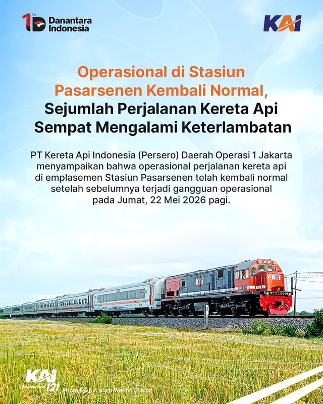 𝗢𝗽𝗲𝗿𝗮𝘀𝗶𝗼𝗻𝗮𝗹 𝗱𝗶 𝗦𝘁𝗮𝘀𝗶𝘂𝗻 𝗣𝗮𝘀𝗮𝗿𝘀𝗲𝗻𝗲𝗻 𝗞𝗲𝗺𝗯𝗮𝗹𝗶 𝗡𝗼𝗿𝗺𝗮𝗹, 𝗦𝗲𝗷𝘂𝗺𝗹𝗮𝗵 𝗣𝗲𝗿𝗷𝗮𝗹𝗮𝗻𝗮𝗻 𝗞𝗔 𝗦𝗲𝗺𝗽𝗮𝘁 𝗠𝗲𝗻𝗴𝗮𝗹𝗮𝗺𝗶 𝗞𝗲𝘁𝗲𝗿𝗹𝗮𝗺𝗯𝗮𝘁𝗮𝗻Perjalanan kereta api di emplasemen Stasiun Pasarsenen kini telah kembali normal setelah sebelumnya terjadi gangguan operasional pada Jumat pagi (22/5).Penanganan dan normalisasi jalur telah selesai, sehingga seluruh perjalanan kembali diberangkatkan.KAI Daop 1 Jakarta memohon maaf atas keterlambatan yang sempat terjadi. Keselamatan tetap menjadi prioritas utama, dengan pelayanan dan informasi kepada pelanggan terus dioptimalkan.Terima kasih atas pengertian dan kepercayaan Anda. 🤍#KAI121#KAIUpdate by @kai121_