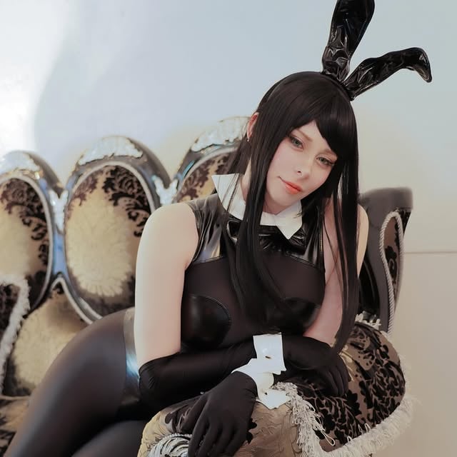 The ‘see-through but not really’ vibe is undefeated.🖤🐇 new set on my fan club only for this month!My photoset are “R15” and are not including explicit contents. Please read my rules before join! Thank u🌙 Next con→ EUROPE ARC 🌍Frikidays, Gandia 🇪🇸 (DJ + Idol Contest) Dokomi, Düsseldorf 🇩🇪 (Booth Hall 5 - 5J08)Parma Tattoo Nerd 🇮🇹 (cosplay+DJ appearance)Gatcha Night, Rome 🇮🇹 (Anisong/Vtuber DJ set)….And more!#cosplayer #animegirl #latex #bodysuit #bunnygirlsenpai by @yurikotiger
