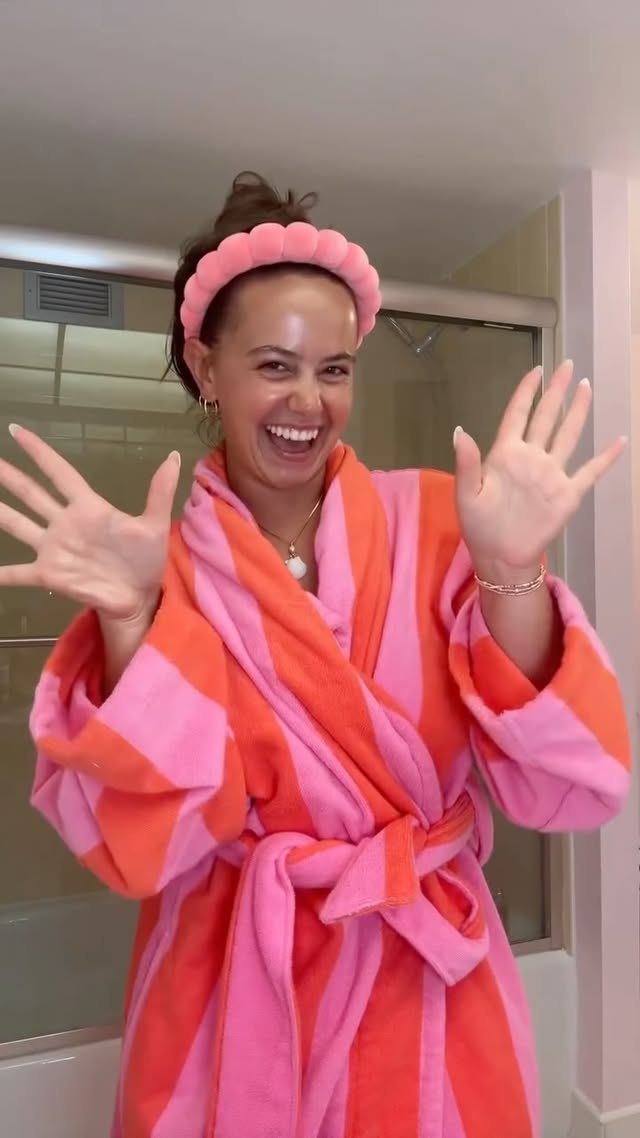 the post shower routine that has me smelling like heaven 🧁🪽🌟🍦 @nyxcosmetics launched FAT OIL body & OMGGGGG !!!!! My personal fave scent is SUGA BADDIE & it is now available in stores!!! #nyxcosmetics #nyxfatoilbody #nyxpartner