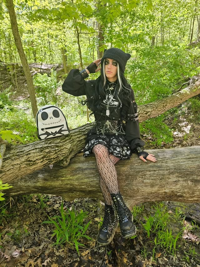 I was able to visit my home town for a little bit and get some cute photos done. I miss my home town, but its almost time to leave that part of my life behind🤍🔪🦴🔪🤍Ever been in a town that you cant go back to due to traumatic memories and trauma? Yup, that my home town... and you cant heal where you've been broken. You need to move on from it. You need to recover and start a new sometimes. Its been a bit rough moving forward, but im getting there. Its been a lot being sick and then work and saving up and then medical bills like its been alot. But for those who have donated, THANK YOU!!! We are actively using it to pay rent, food, and to get our own place hopefully by fall. 🤍🔪🦴🔪🤍#recovery #startingover #emo #goth #nature by @clawed_beauty101