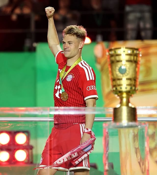 🔴🏆 𝐃𝐎𝐔𝐁𝐋𝐄𝐒𝐈𝐄𝐆𝐄𝐑 𝟐𝟎𝟐𝟔 🏆🔴- @fcbayern #kimmich #fcbayern #bundesliga #fcb #joshuakimmich by @joshkimmichfc
