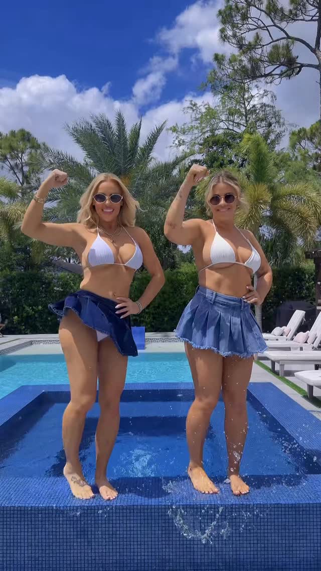 🤜🏻Happy Friday Dance!🤛🏻.@paigevanzant #fyp #trending #doubletrouble #dance #dancechallenge by @ashamae_sebera