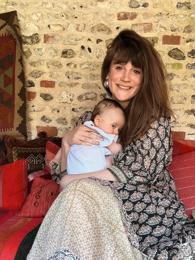 Weekend away for a truly lovely wedding in West Sussex, in the most gorgeous countryside setting 💕So hard to know what to wear postpartum, as I wait for my body to slowly recalibrate - and especially in the summer - but a big flowy @daughtersofindia dress and trusty @penelopechilvers espadrille heels were just the ticket 💗Hope you had a lovely weekend! by @rosieatthecottage