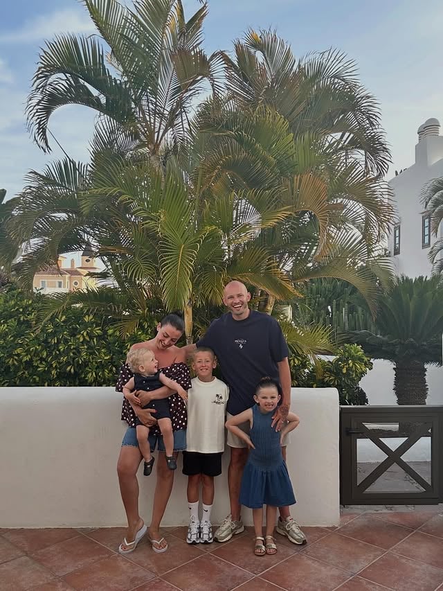 Over and out Tenerife ! See you soon England and your heatwave 🥵☀️ by @chemarie_catterall