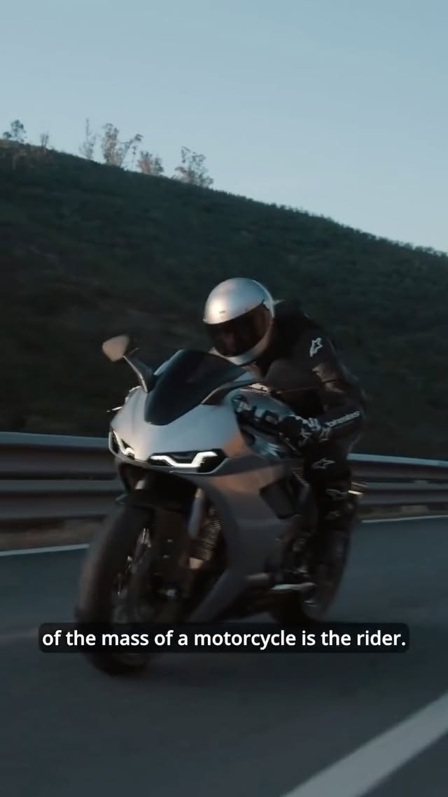 Everything, considered. A rider feels everything. That's why complete vehicle integration was fundamental to the Manx R. by @norton.motorcycles