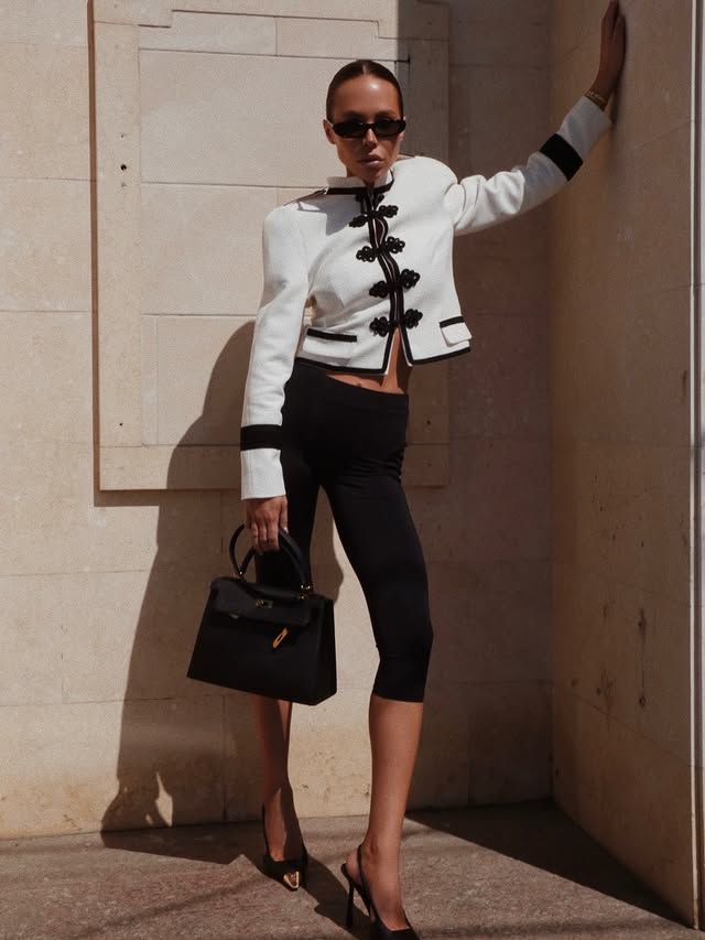 А почему этих красивых фотографий нет в ленте?Жакет: @dresserie.brand by @karpunina.k