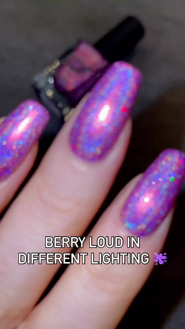 No filter needed on this purple-magenta shade loaded with a pop of linear holographic pigment ✨ Go off, turn up the violet 🫟#holotaco #popofholo #berryloud 💿🌮 by @holotaco