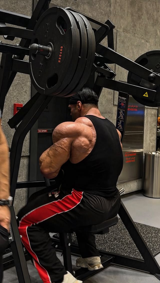 A new movie/vlog has arrived 📽️ already on my YouTube channel #bodybuilding #fitness #dubai