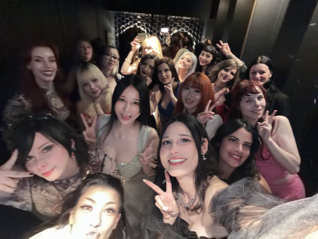 Party night ❤️🌹 by @yurikotiger