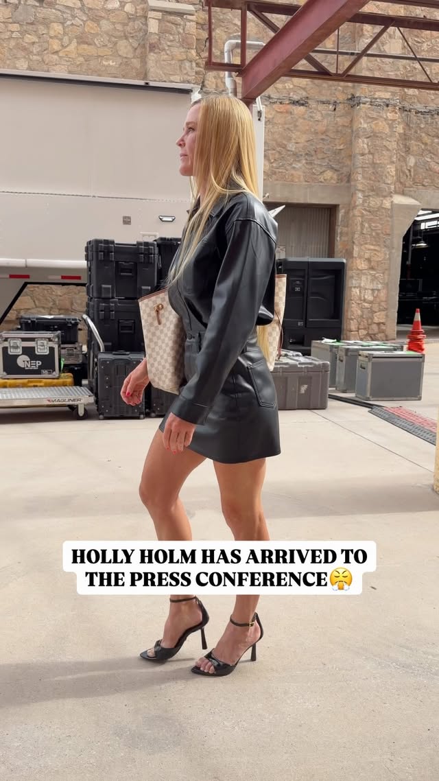 @hollyholm has arrived to the MVPW 03 Press Conference🤩💫MVPW03 Press Conference LIVE at 6pm MT/ 8pm ET on MVP’s YouTube Channel (link in stories) 🍿Buy your tickets NOW | Link in BIO🎟️——— Saturday, May 30LIVE on ESPN El Paso County Coliseum - El Paso, TX#MVPW03 by @hollyholm