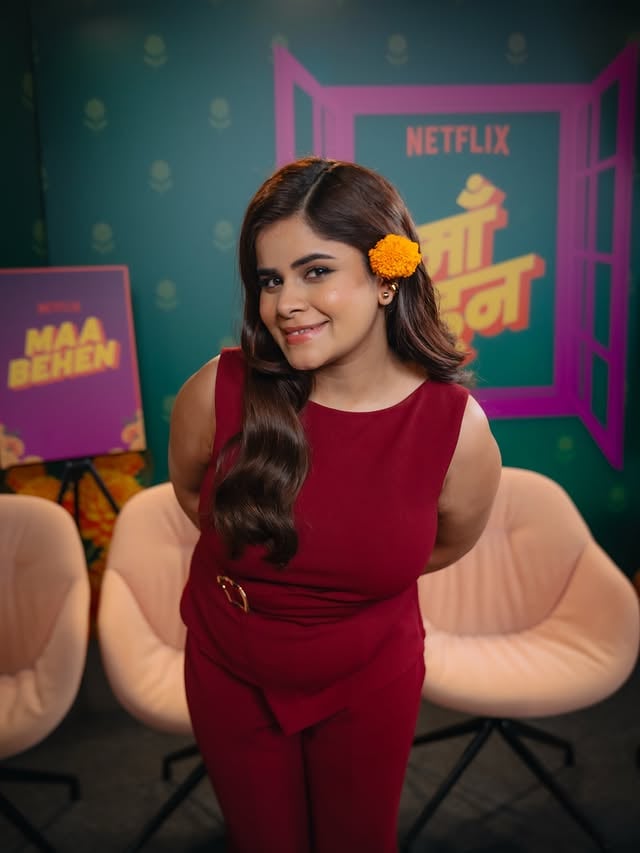 @dharnaaaaa for #MaaBehen w/ @netflix_in ⚡️🤍shot by @harshall.sonawane styled by @reannmoradian assisted by @sakshichitalia hair @hairby_.surekhanivate makeup @athirathakkar assisted by @makeupbyrutuja by @athirathakkar