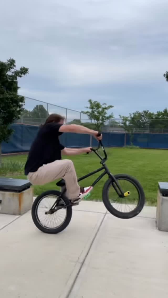 @dewdropdrizzle #animalbikes by @animalbikes
