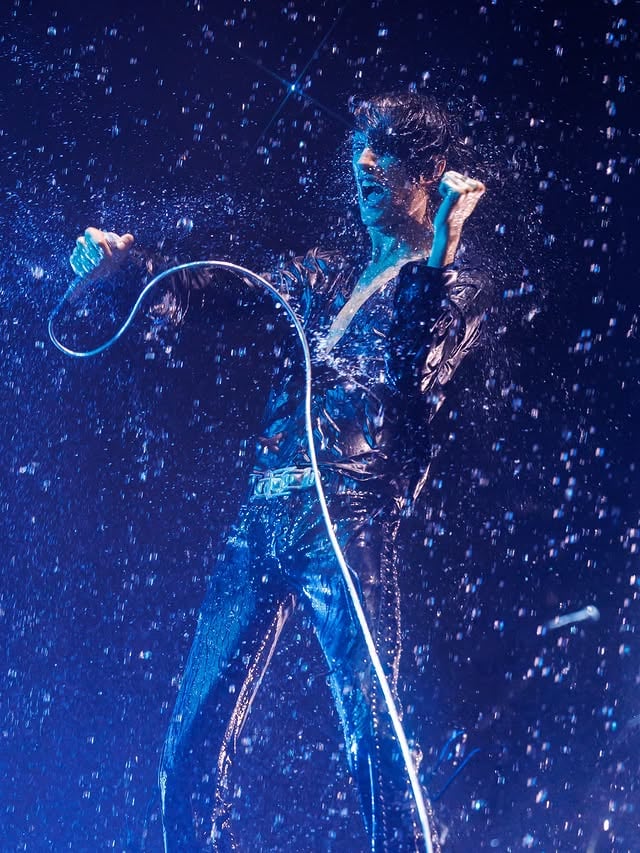 Reliving this @sombr performance for as long as possible ☔️ #AMAs📸: @polkimaging by @amas