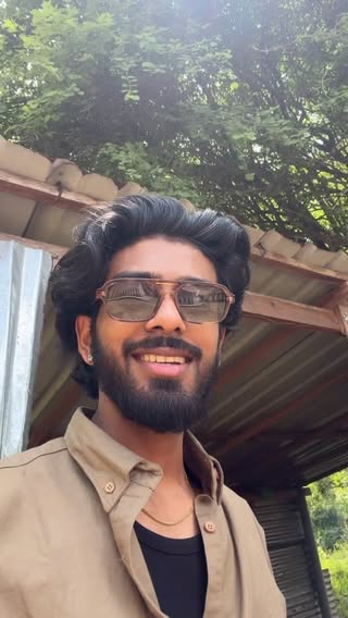 Kadaisi varaikkum paarunga oru erumbu mavan kadichittan enna 🐜 by @niru.vaish
