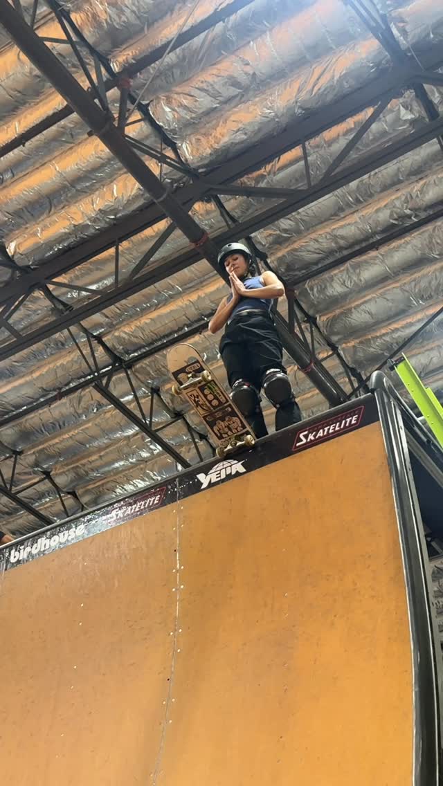 bs flip at hawk’s nest 🪺📱 @_aliminator by @lizziearmanto
