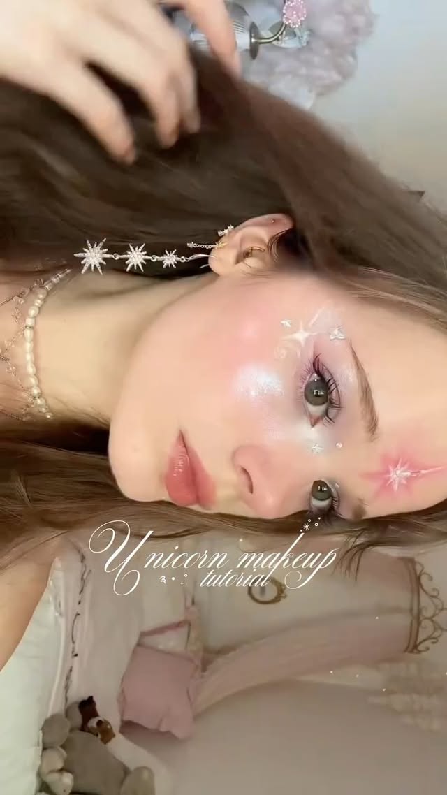 The last unicorn makeup tutorial ؛༊ ˖ ⋆⊹ Use code “ROSEDOLL” for $ off on @flowerknows_global ♡ #flowerknowsknightunicorn #makeuptutorial #unicornmakeup #thelastunicorn #etherealmakeup by @peneloperose__x