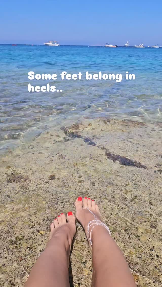 Where do your feet belong?#barfuß #feet #barefootgirl #barefoot #barefootsandals